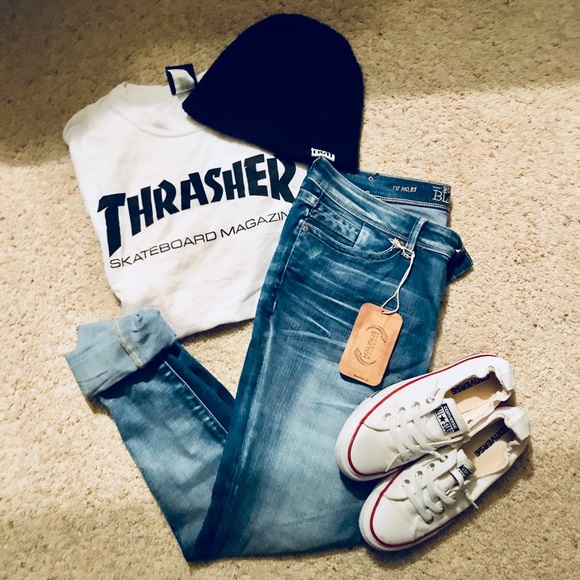 Buckle Denim - 1DAY SALE⭐️Buckle Black Skinny Mid-Rise Jeans⭐️NWT